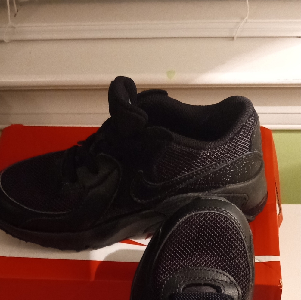 Shoes - Picture 3 of 3